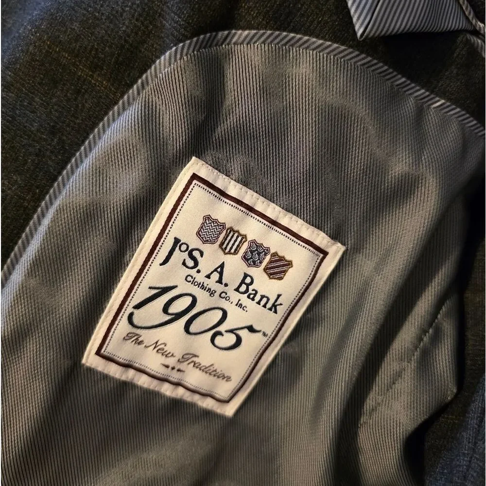 Jos. A. Bank Chatcol Brown Plaid Suit Size 43R Pants Are 36/31